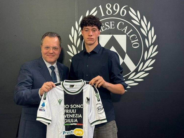 前途无量！意媒：利物浦、皇马和拜仁有意乌迪内斯17岁后卫帕尔马